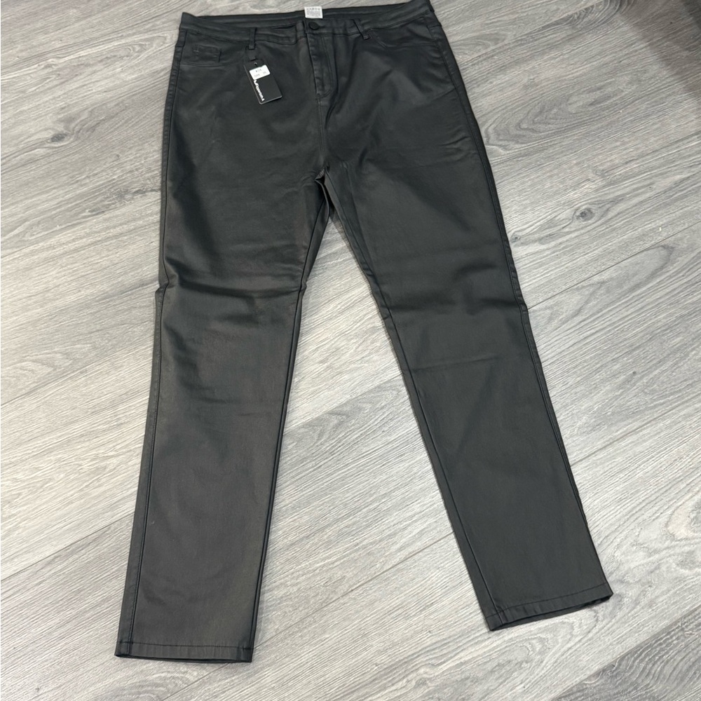 Women's Classic Black Skinny Jeans